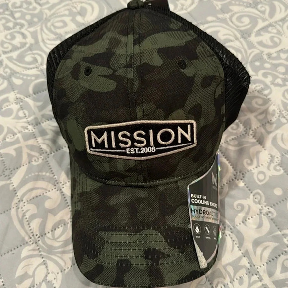 MISSION NWT ETCHED CAMO COOLING TRUCKER HAT - Picture 2 of 6